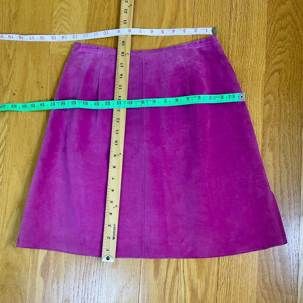 Danier Skirt Suede Leather Short in Pink Purple (6) - Picture 9 of 10